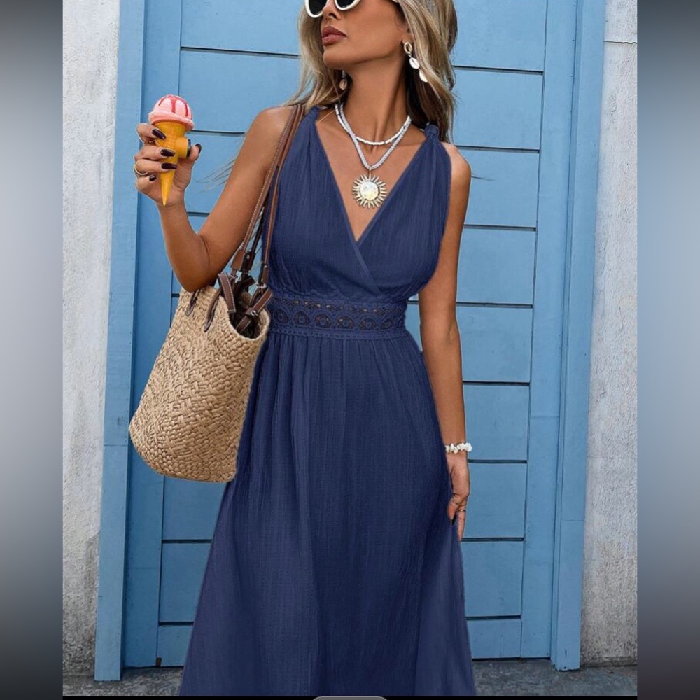 Elegant Black Maxi Dress - Picture 13 of 16